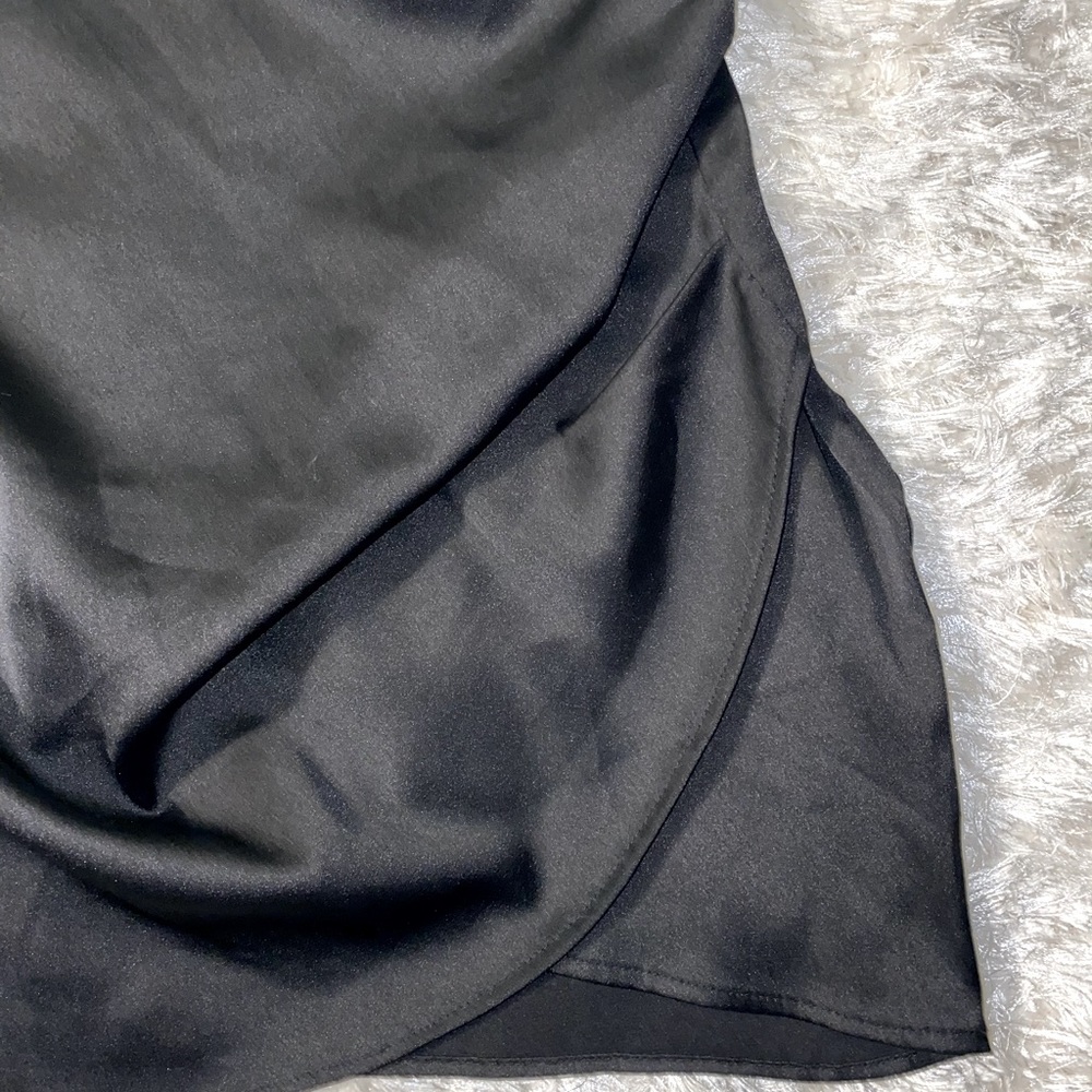 Black Silky Two-Piece Set - Picture 7 of 9